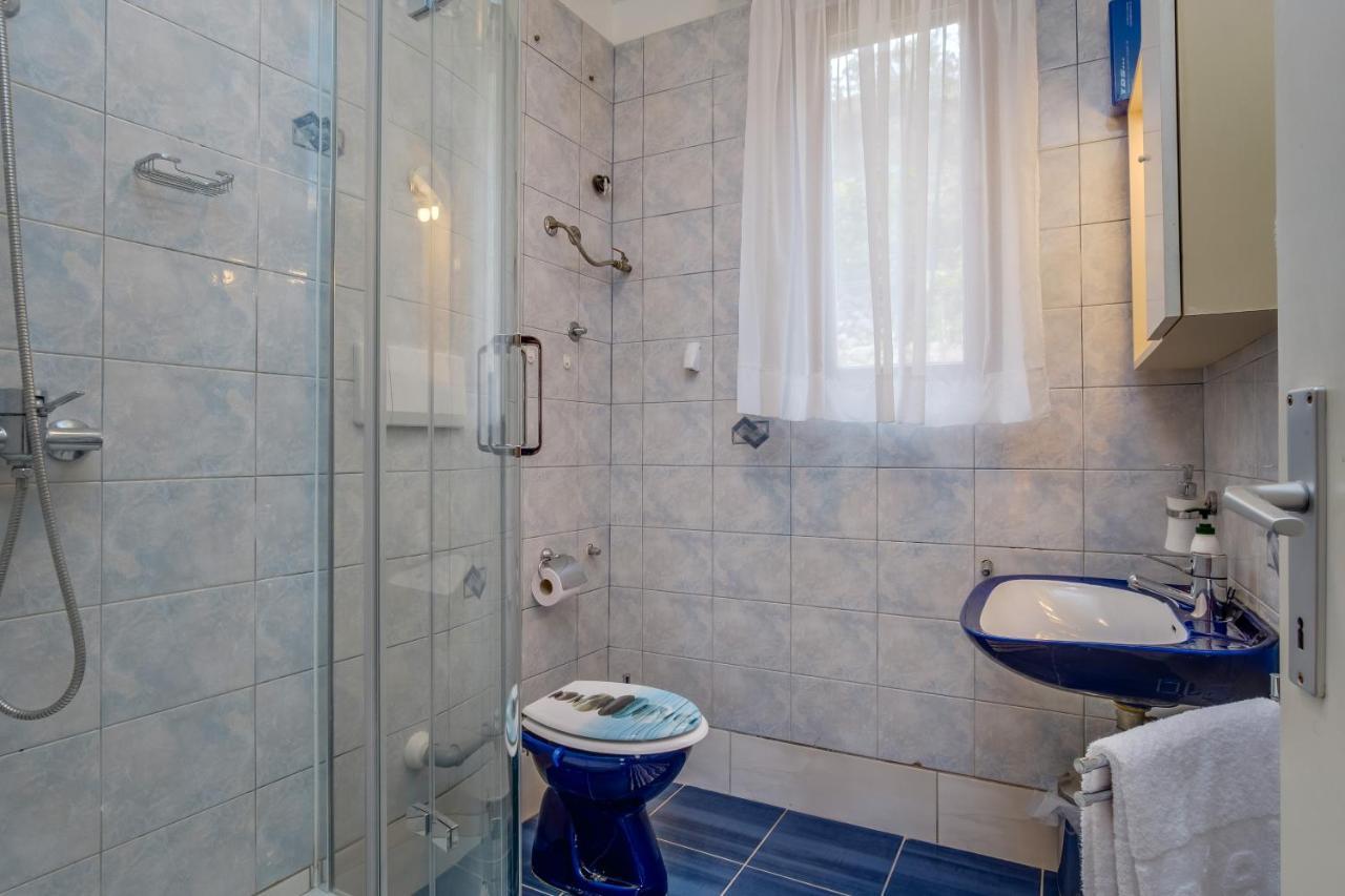 Apartments Villa Julija Mali Losinj Exterior photo