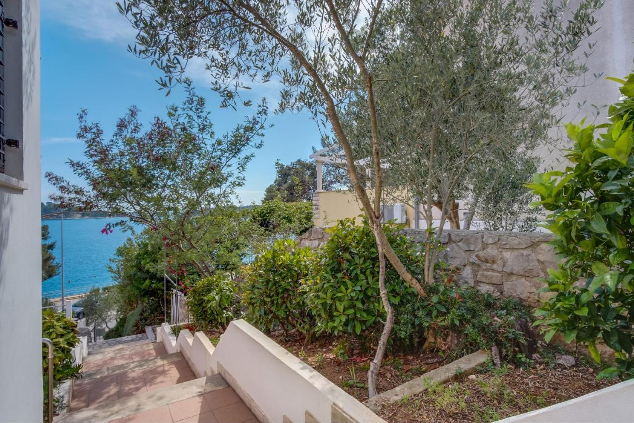 Apartments Villa Julija Mali Losinj Exterior photo