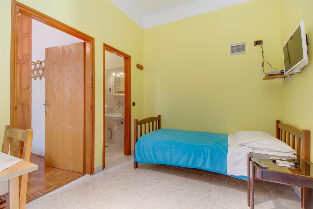 Apartments Villa Julija Mali Losinj Room photo
