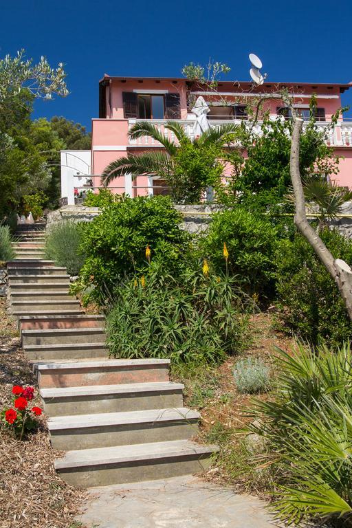 Apartments Villa Julija Mali Losinj Exterior photo